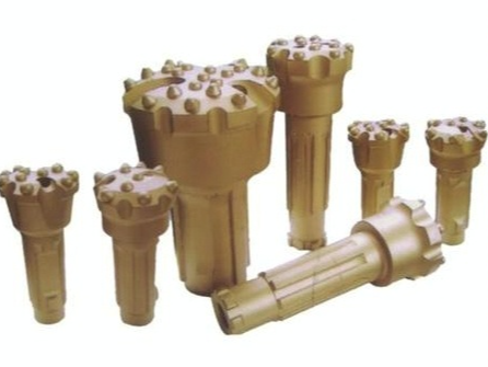 潜孔钻头突出体技术深度解析:提升破岩效率的精密工程